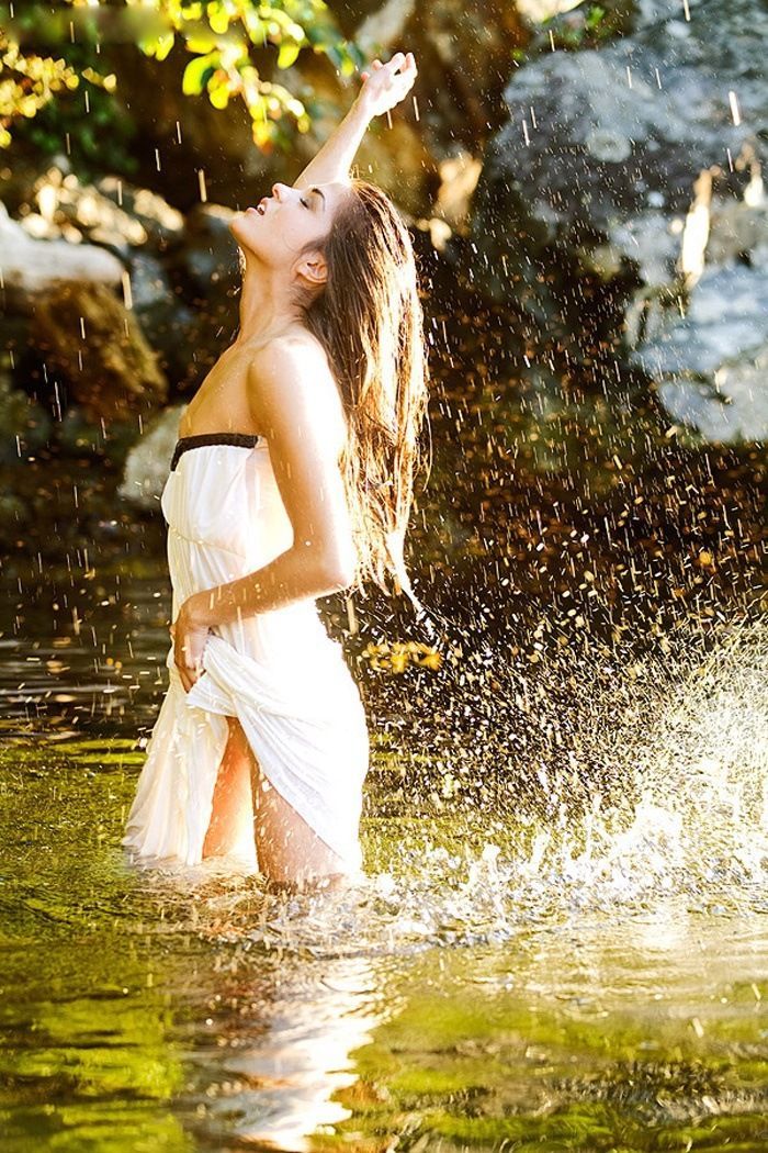 Marie Avgeropoulos in Ankan