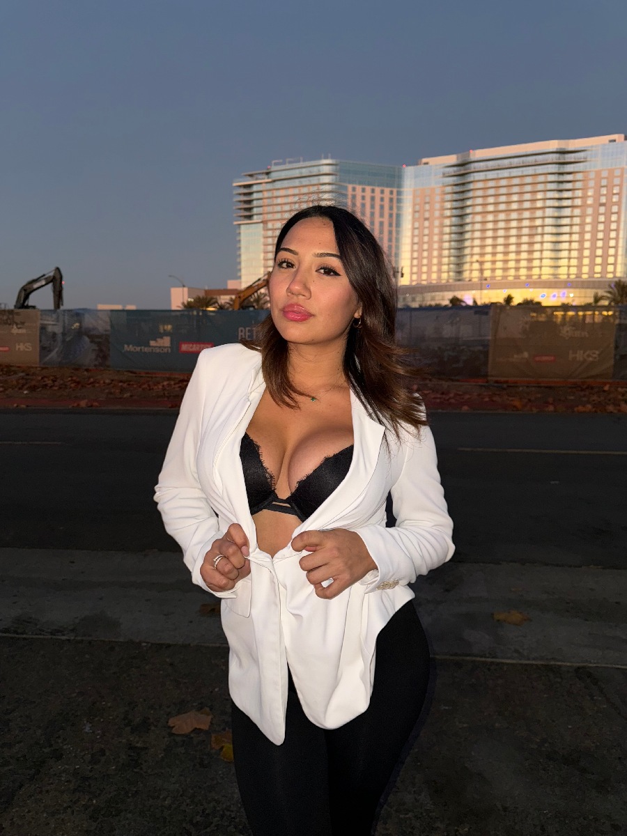 Take a pause and enjoy Ali Cruz — streaming from Ankan