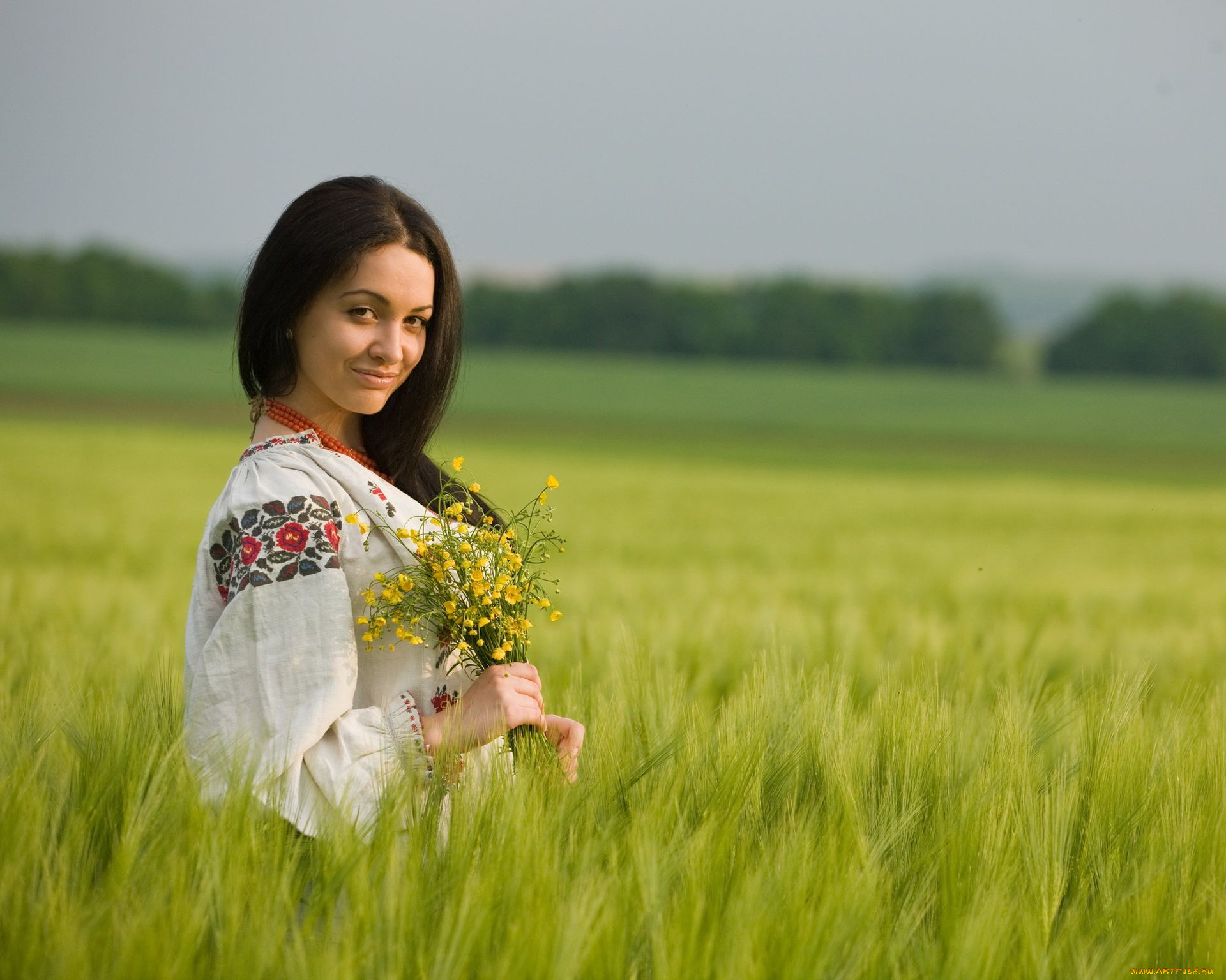 Women in Slavic costumes in Ankan