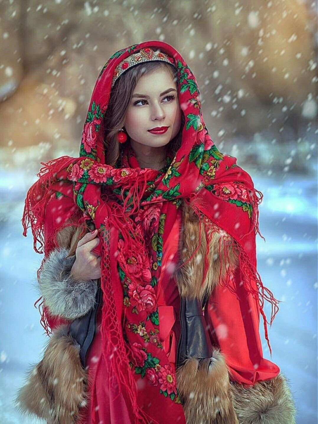 Beautiful girl Women in Slavic costumes in Ankan