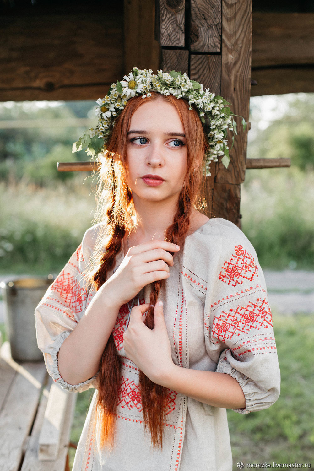 Girls in Slavic costumes in Ankan