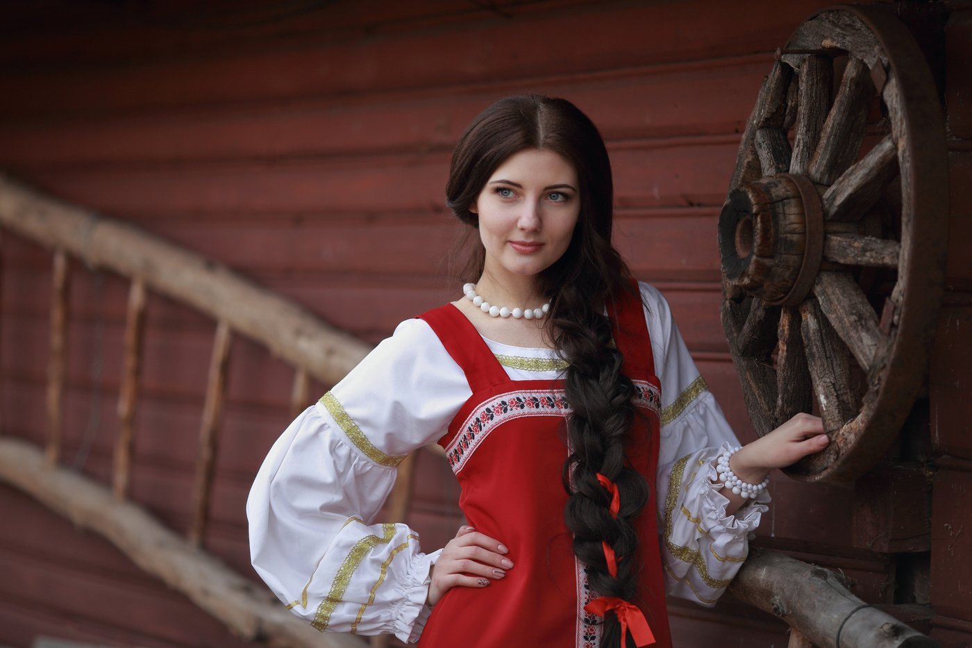 Girls in Slavic costumes in Ankan