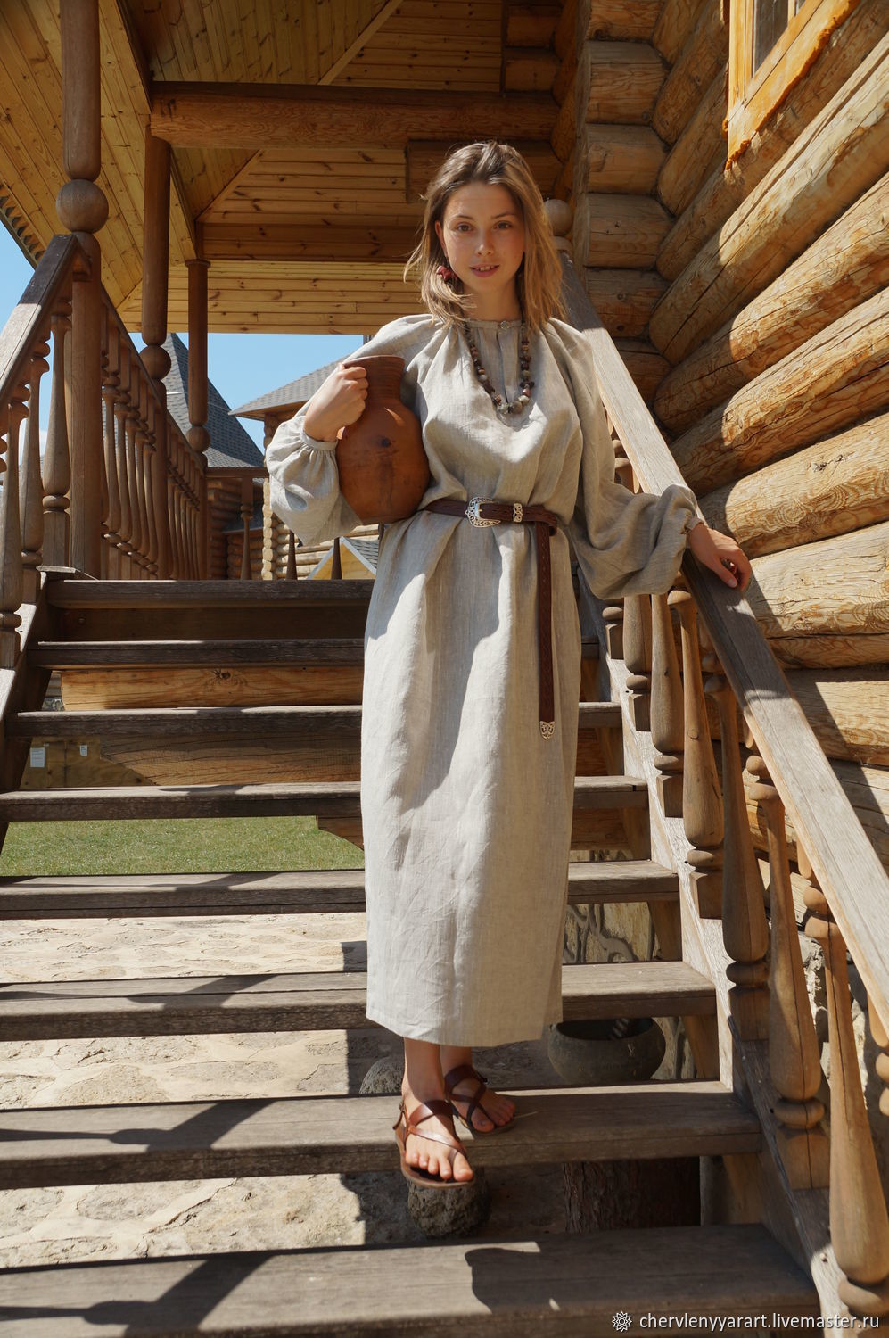 Girls in Slavic costumes in Ankan